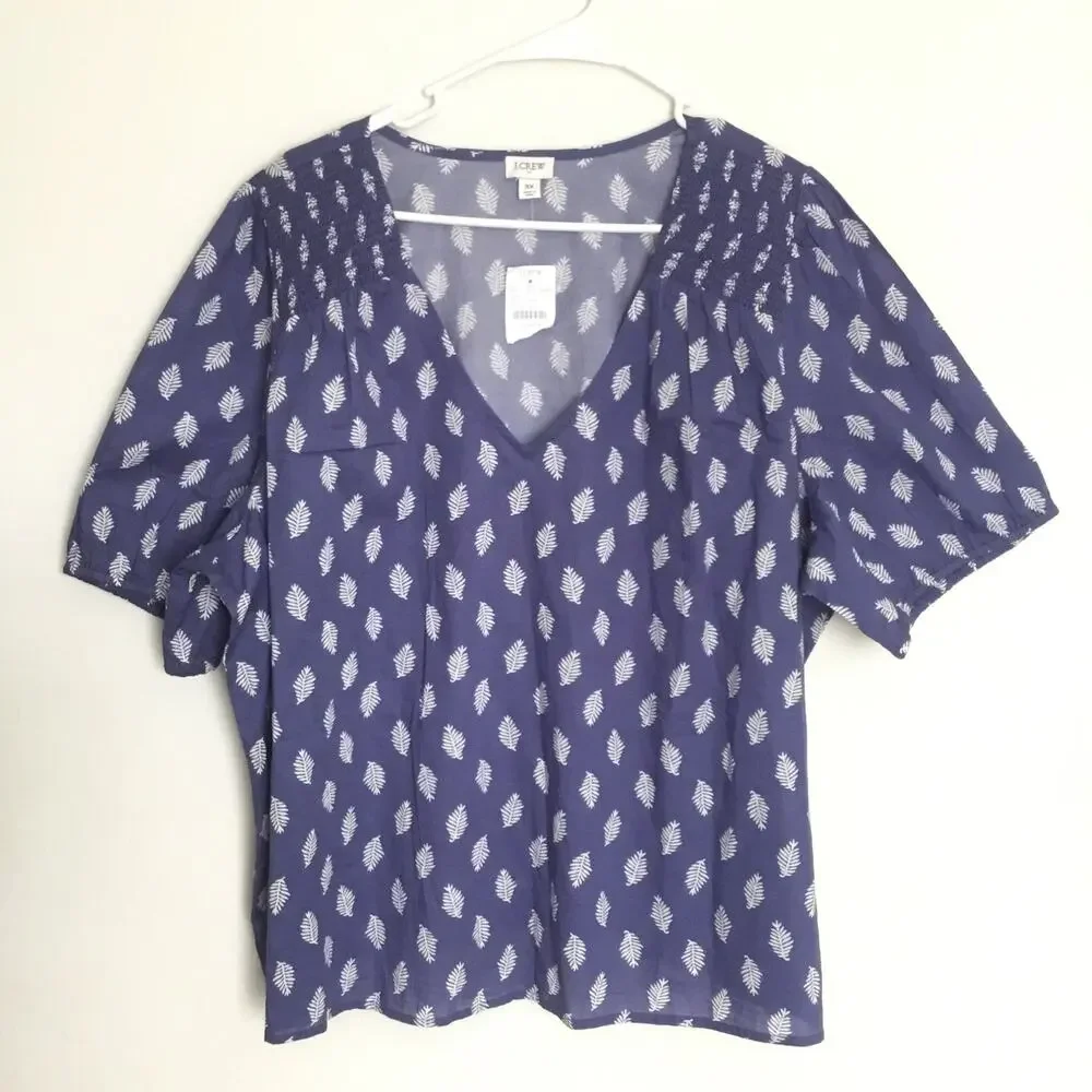 J.Crew Women's Cotton Blue and White Leaf print V-neck Top Plus Sz 3XL - Picture 2 of 7